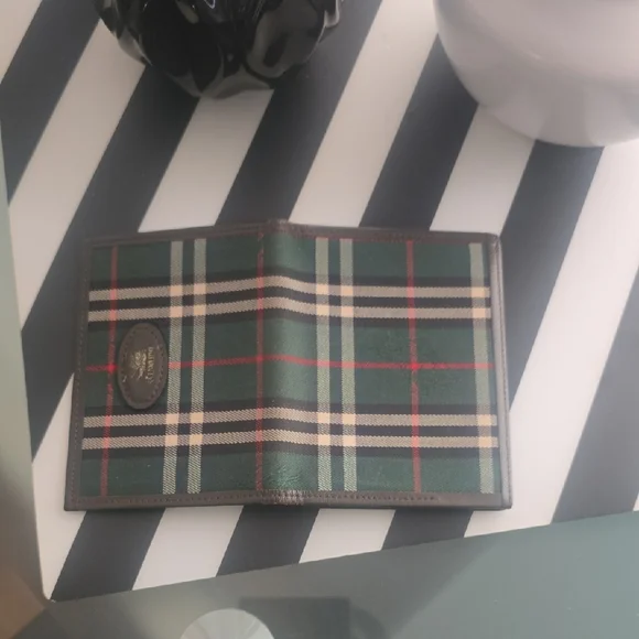 Burberry Green and Red Plaid Wallet Card Holder Great Condition Authentic - Picture 8 of 10
